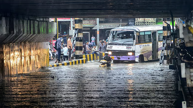 ভারতে ভারি বৃষ্টিতে ৫৬ জনের মৃত্যু