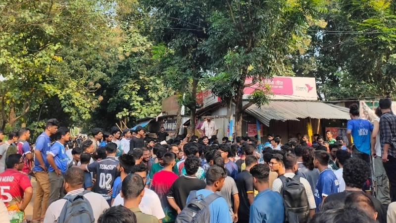 জাবিতে দোকান মালিকানা নিয়ে দুই হলের শিক্ষার্থীদের সংঘর্ষ