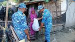 সেন্টমার্টিনে ১৫০ পরিবারকে কোস্ট গার্ডের ত্রাণ বিতরণ