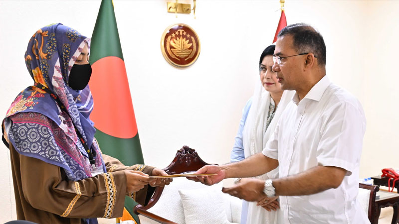 বিস্ফোরণে নিহত ২ সেনার পরিবারকে প্রধানমন্ত্রীর আর্থিক সহায়তা