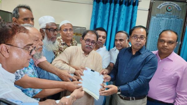 ঠাকুরগাঁও-১ উপনির্বাচনে বিএনপির মির্জা ফয়সলের মনোনয়ন দাখিল