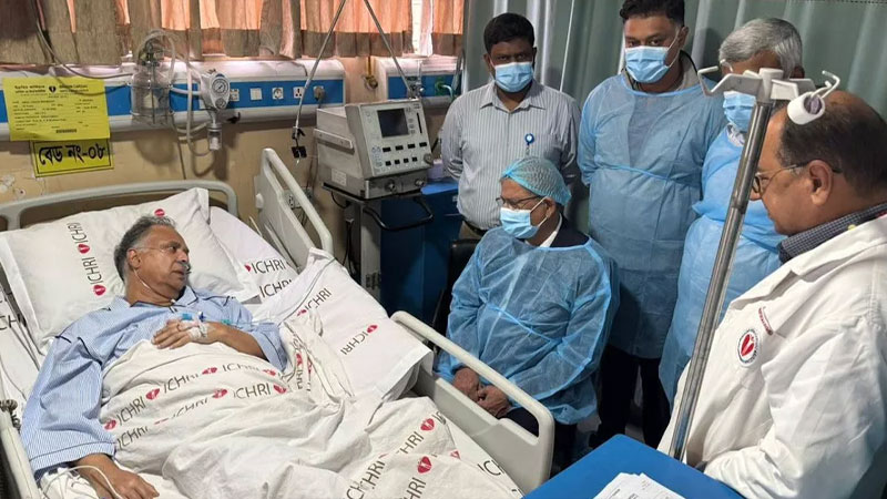 জ্বালানিমন্ত্রী ইকবাল হাসান মাহমুদকে দেখতে হাসপাতালে রাষ্ট্রপতি