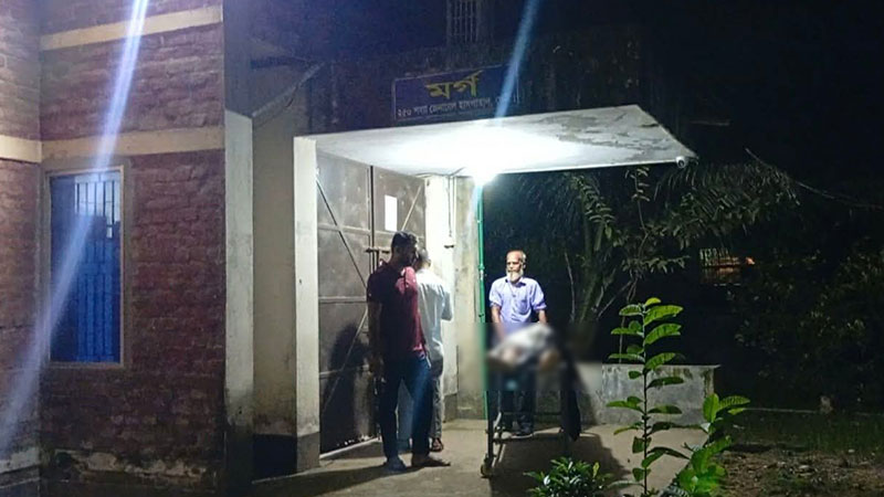 ফেনীতে কাভার্ডভ্যানের ধাক্কায় এনজিও কর্মকর্তা নিহত, আহত ১