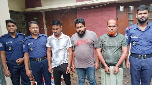 শ্লীলতাহানির অভিযোগে রবীন্দ্র বিশ্ববিদ্যালয়ের ছাত্রীর মামলা, গ্রেপ্তার ৩