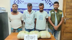 লালমনিরহাটে পুলিশ সেজে গাঁজা পাচারের চেষ্টা, আটক ৩