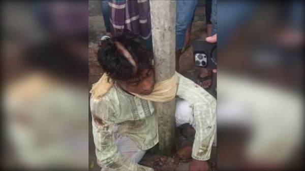 মোবাইল চুরির অভিযোগে যুবকের চুল কেটে খুঁটির সঙ্গে বেঁধে মারধর