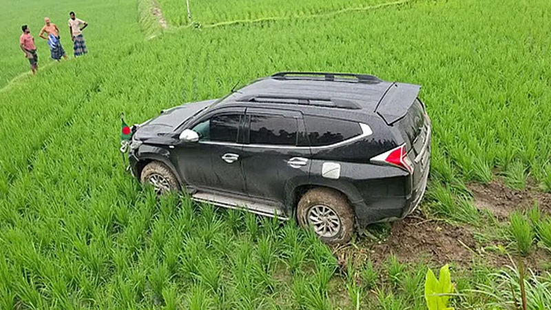 বগুড়ায় প্রতিমন্ত্রীকে বহনকারী গাড়ির ধাক্কায় নারীর মৃত্যু
