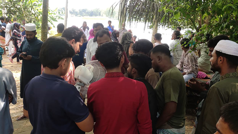 মাঠে জমে থাকা পানিতে ডুবে প্রাণ গেল ৩ শিশুর