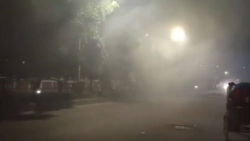 ঢাকা কলেজের সামনে ককটেল বিস্ফোরণ