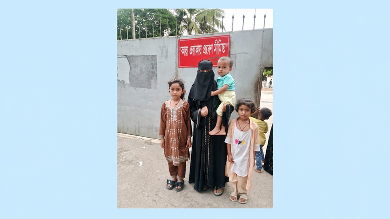 স্বামী হত্যার বিচার চেয়ে কারাগারে শিশুসহ মা