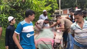 নড়াইলে ভ্যানচালককে কুপিয়ে হত্যা