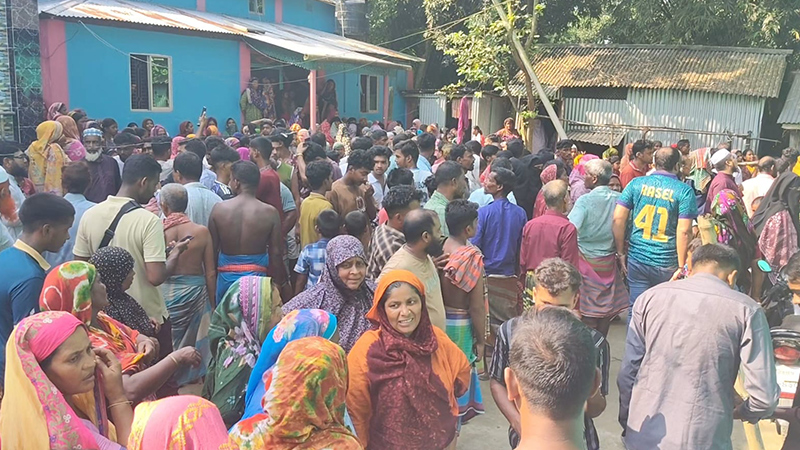 মানিকগঞ্জে বসতঘরে মিলল স্ত্রী-সন্তানসহ প্রবাসীর মরদেহ