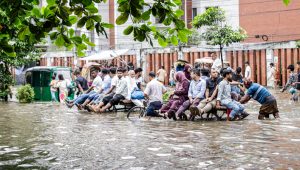 ১৬ স্লুইস গেট অকেজো, পানিতে ডুবছে ঢাকা