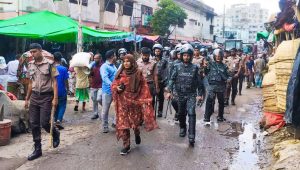 রাজধানীতে সড়ক-ফুটপাত দখলমুক্ত করতে ডিএনসিসির অভিযান