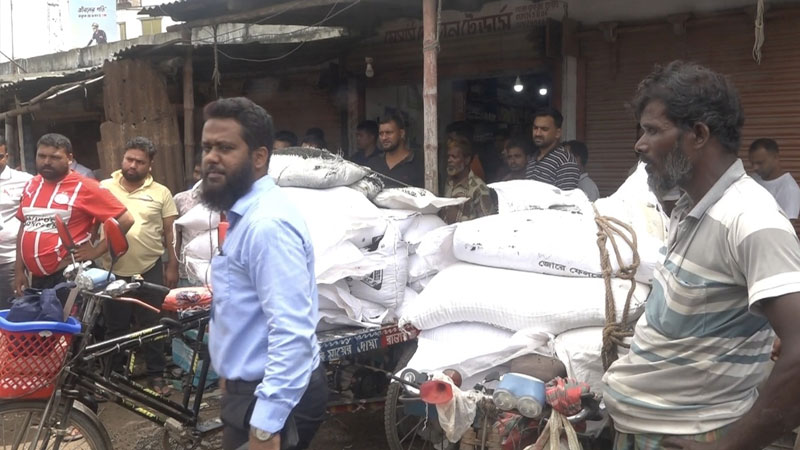 কুষ্টিয়ায় ভেজাল সার বিক্রির দায়ে ব্যবসায়ীকে লাখ টাকা জরিমানা
