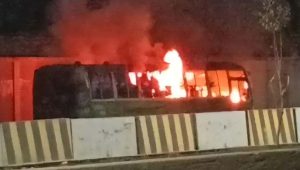 সাভারে বাসে আগুন: ঘটনাস্থলে না থেকেও সাংবাদিক আসামি