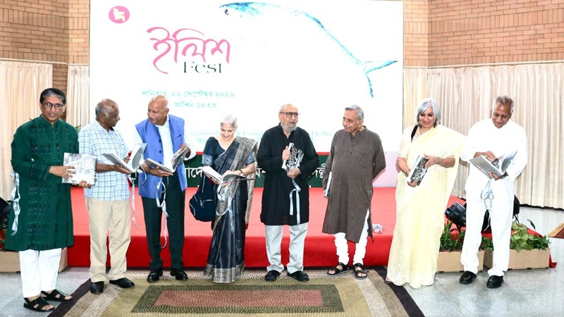 নয়াদিল্লিতে জমকালো ইলিশ উৎসব