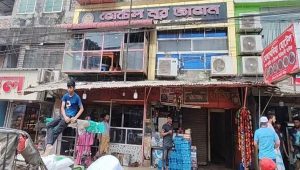 লক্ষ্মীপুরে পচা-বাসি খাবার বিক্রি, তিন হোটেলের ১০ লাখ টাকা জরিমানা