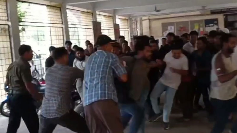 ইবিতে দুই বিভাগের শিক্ষার্থীদের সংঘর্ষ, শিক্ষক আহত