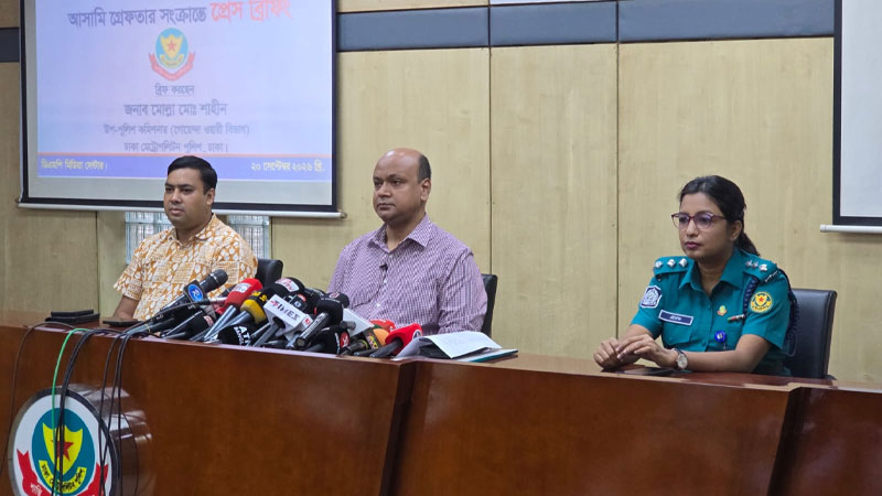 যাত্রাবাড়ীতে ককটেল বিস্ফোরণ: আ.লীগ নেতাদের সঙ্গে যোগসূত্র