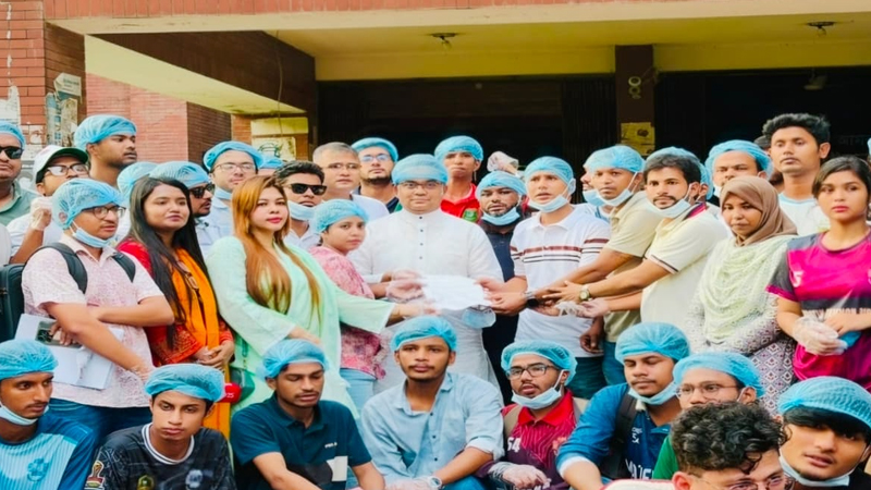 ডেঙ্গু প্রতিরোধে জাবি ছাত্রদলের পরিচ্ছন্নতা অভিযান