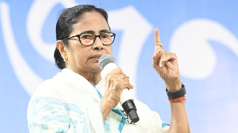 বাড়ি থেকেই বের হতে পারছি না, ইন্ডিয়া জোটের বৈঠকে মমতা