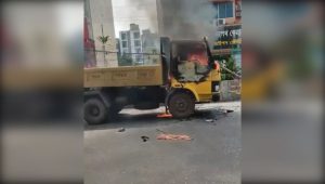 ঢাকার মিরপুরে উচ্ছেদ অভিযান ঘিরে সংঘর্ষ, গাড়িতে আগুন
