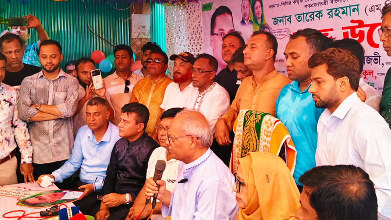 শহীদ পরিবার ও ক্ষতিগ্রস্ত পাঁচ পরিবার পেল নতুন বাড়ি