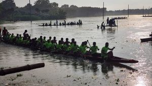বহলার বিলে নৌকাবাইচে বিশৃঙ্খলা, মাঝপথে স্থগিত প্রতিযোগিতা