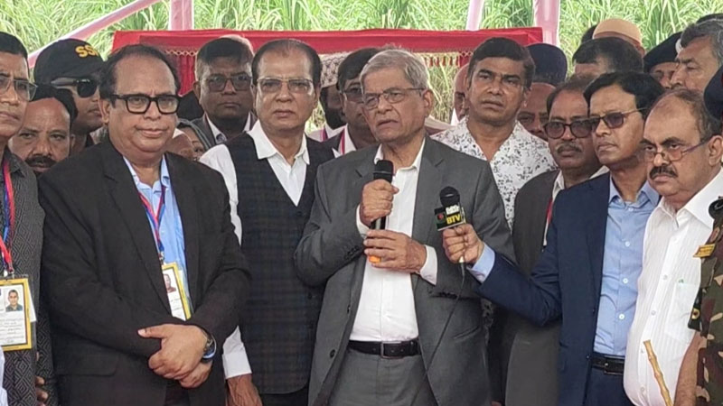 সমঝোতা ও গণতন্ত্রের রাজনীতির পথে যাওয়ার এখনই সময়: রাষ্ট্রপতি