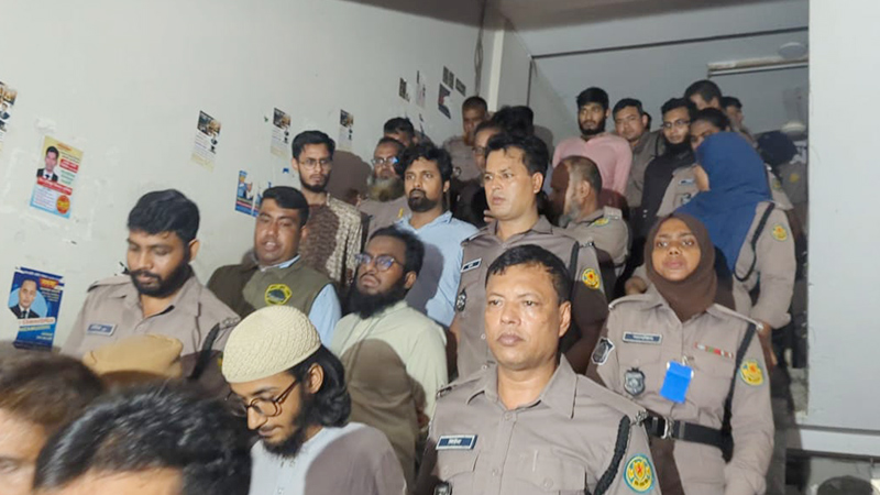 তেজগাঁওয়ে জঙ্গি সন্দেহে গ্রেপ্তার ১২ জন রিমান্ডে