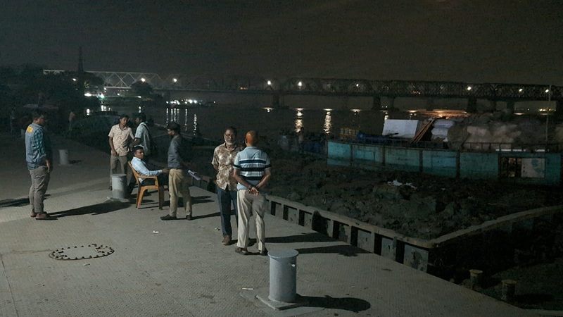 ফসলি জমির মাটি কেটে পাচারের সময় জাহাজ জব্দ, জরিমানা