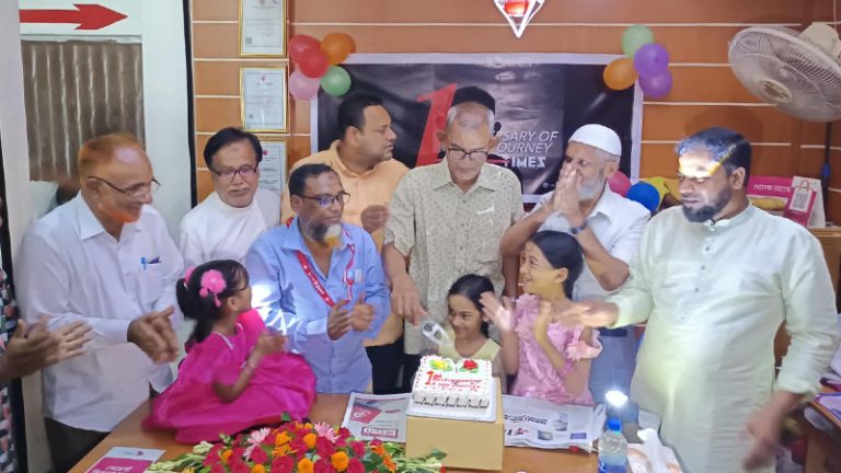 দিনাজপুরে টাইমস অব বাংলাদেশের বর্ষপূর্তি উপলক্ষে কেক কাটা ও আলোচনা সভা