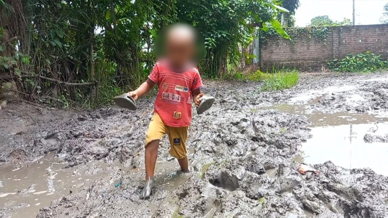 সাড়ে ৩ কিলোমিটারের কাদার সড়ক, দুর্ভোগে ২০ হাজার মানুষ