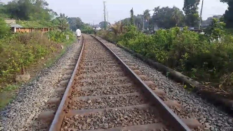 ঝিনাইদহে ট্রেনে কাটা পড়ে অজ্ঞাত ব্যক্তির মৃত্যু