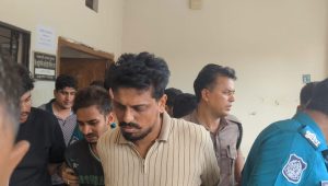 যাত্রাবাড়ীতে ককটেল বিস্ফোরণ: আ.লীগ নেতাসহ ৪ আসামি রিমান্ডে