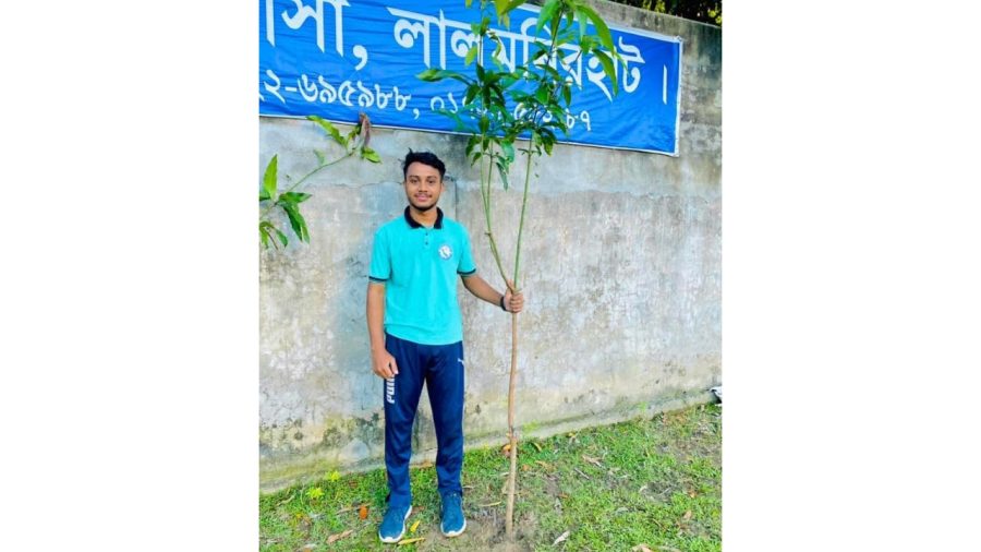 পকেট খরচ বাঁচিয়ে ৩৫ হাজার গাছ রোপণ