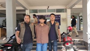 তাজমিন হত্যা: আটক রাজুকে কুমিল্লার গোয়েন্দা পুলিশের কাছে হস্তান্তর