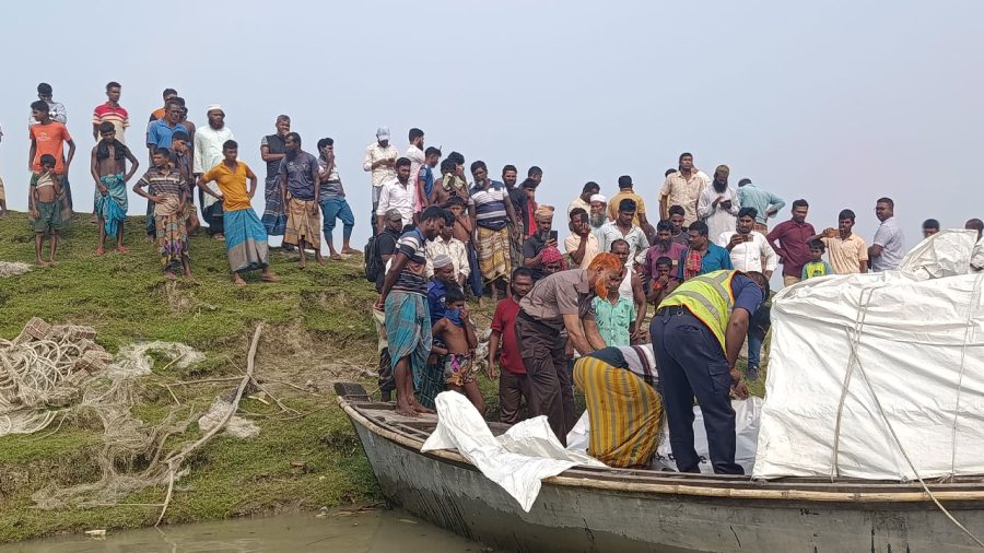 ইলিশ ধরতে গিয়ে নিখোঁজ জেলের মরদেহ উদ্ধার
