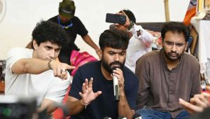 দিল্লিতে বিক্ষোভ: ককরোচ পার্টির গ্রেপ্তার ৩ নেতার মুক্তি