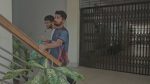 চুয়েটে অবরুদ্ধদের খাবার পৌঁছে দিলেন আন্দোলনকারীরা