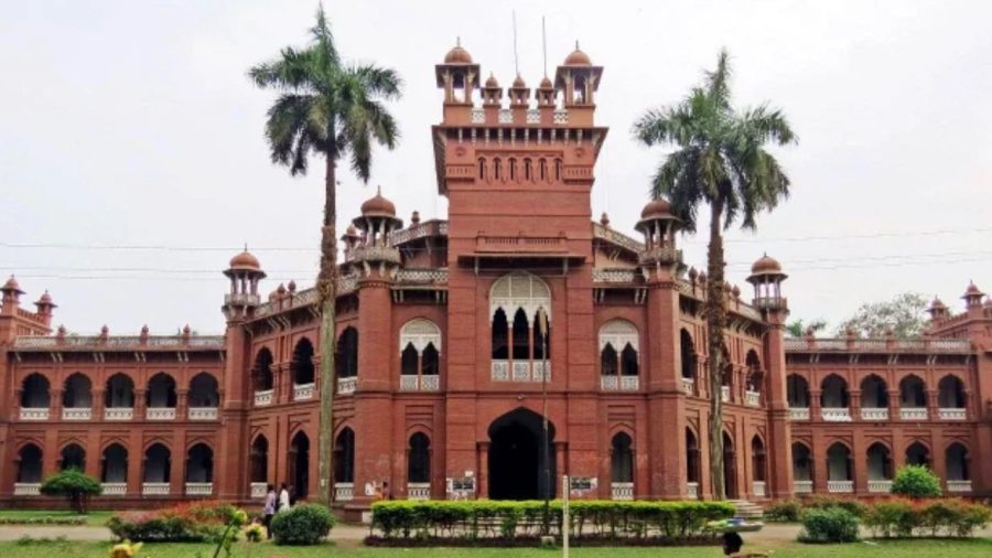 ক্লাসে নিকাব পরায় হয়রানি: ঢাবি শিক্ষককে কোর্স থেকে অব্যাহতি