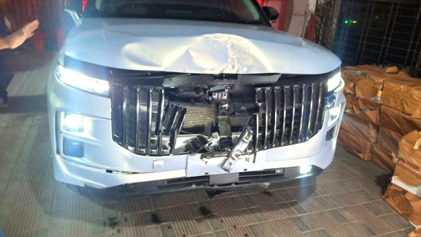 সাবেক সিআইডি প্রধানের গাড়ির ধাক্কায় গুরুতর আহত রিকশাচালক