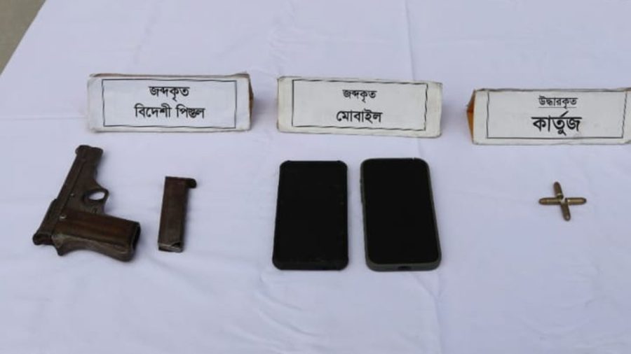 খুলনায় অস্ত্রসহ আশিক বাহিনীর ২ সদস্য গ্রেপ্তার