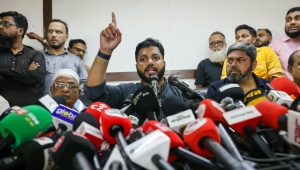 পদত্যাগ করলেন ইশরাক হোসেন
