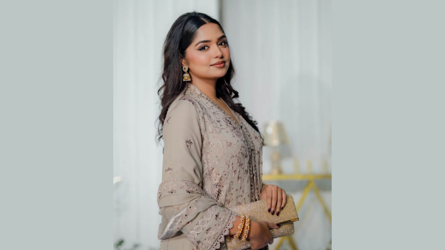 বিয়ে নিয়ে পরিবারের চাপ নেই, ভাগ্যের ওপর আস্থা হিমির