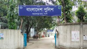 নওগাঁয় অ্যাম্বুলেন্সের ধাক্কায় ভ্যান চালক নিহত