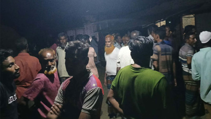 নওগাঁয় ছাগলের করলা গাছ খাওয়াকে কেন্দ্র করে ছুরিকাঘাতে নিহত ১