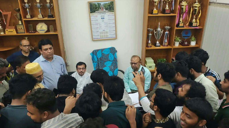 রাবিতে সাংবাদিকদের ওপর হামলা: ১৪ ঘণ্টা পরও হয়নি তদন্ত কমিটি