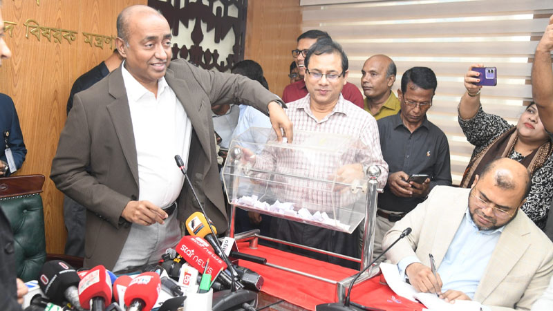 লটারির মাধ্যমে সাব-রেজিস্ট্রারদের বদলি শুরু